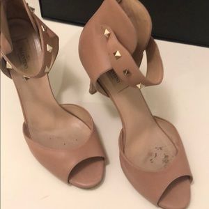 Valentino nude sandal rock stud